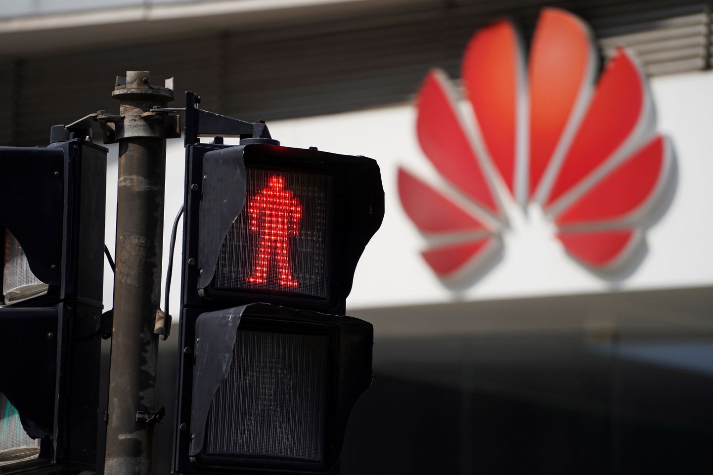 Huawei logo ostukeskuses Shanghais.