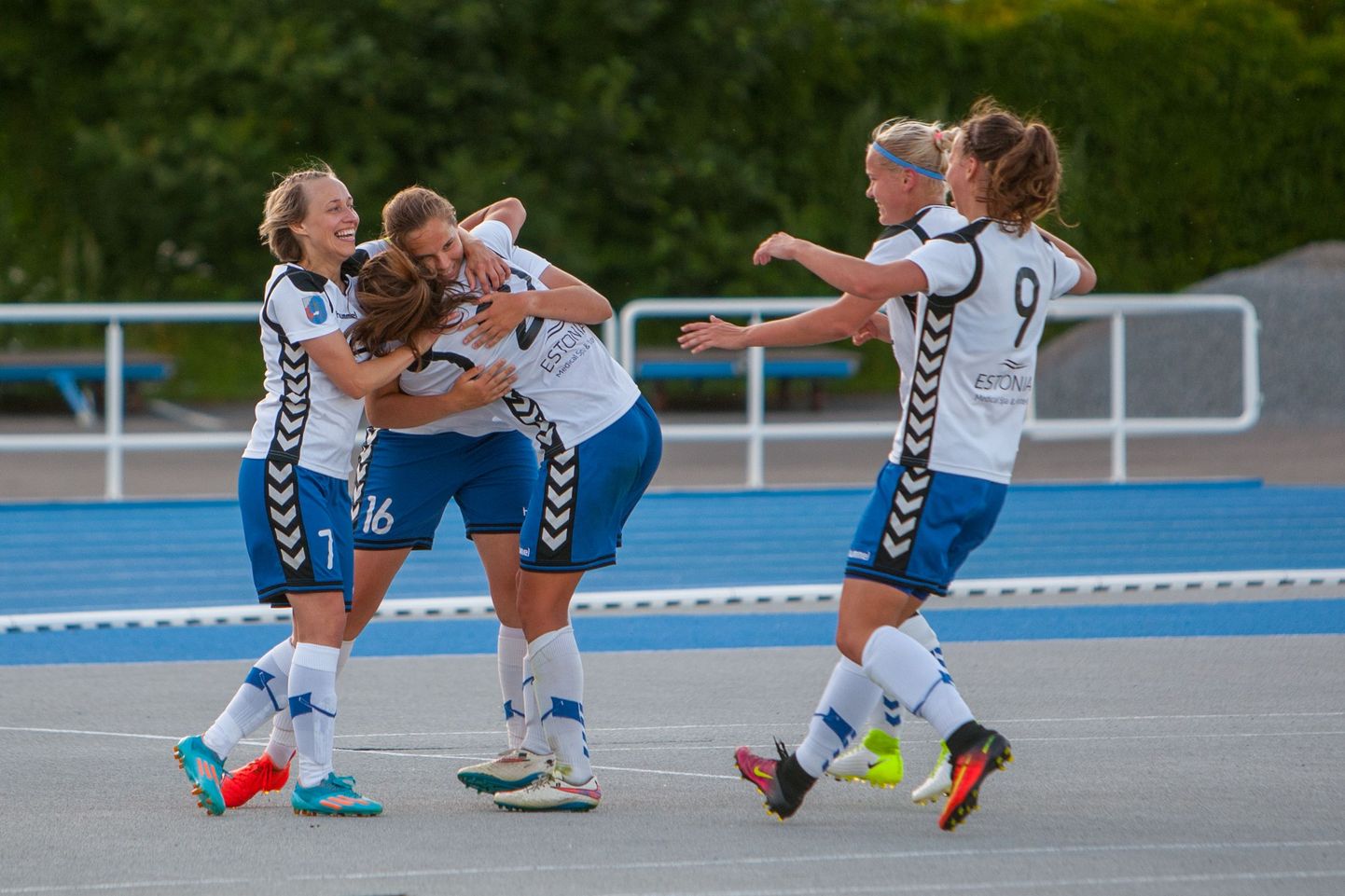 Pärnu rannastaadion, jalgpall, naiste meistriliiga, Pärnu JK, FC Flora