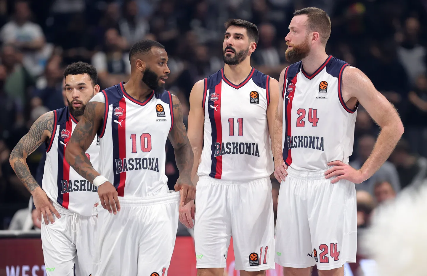 Baskonia mängumehed (vasakult) Chris Chiozza, Codi Miller-McIntyre, Dani Diez ja Matt Costello.
