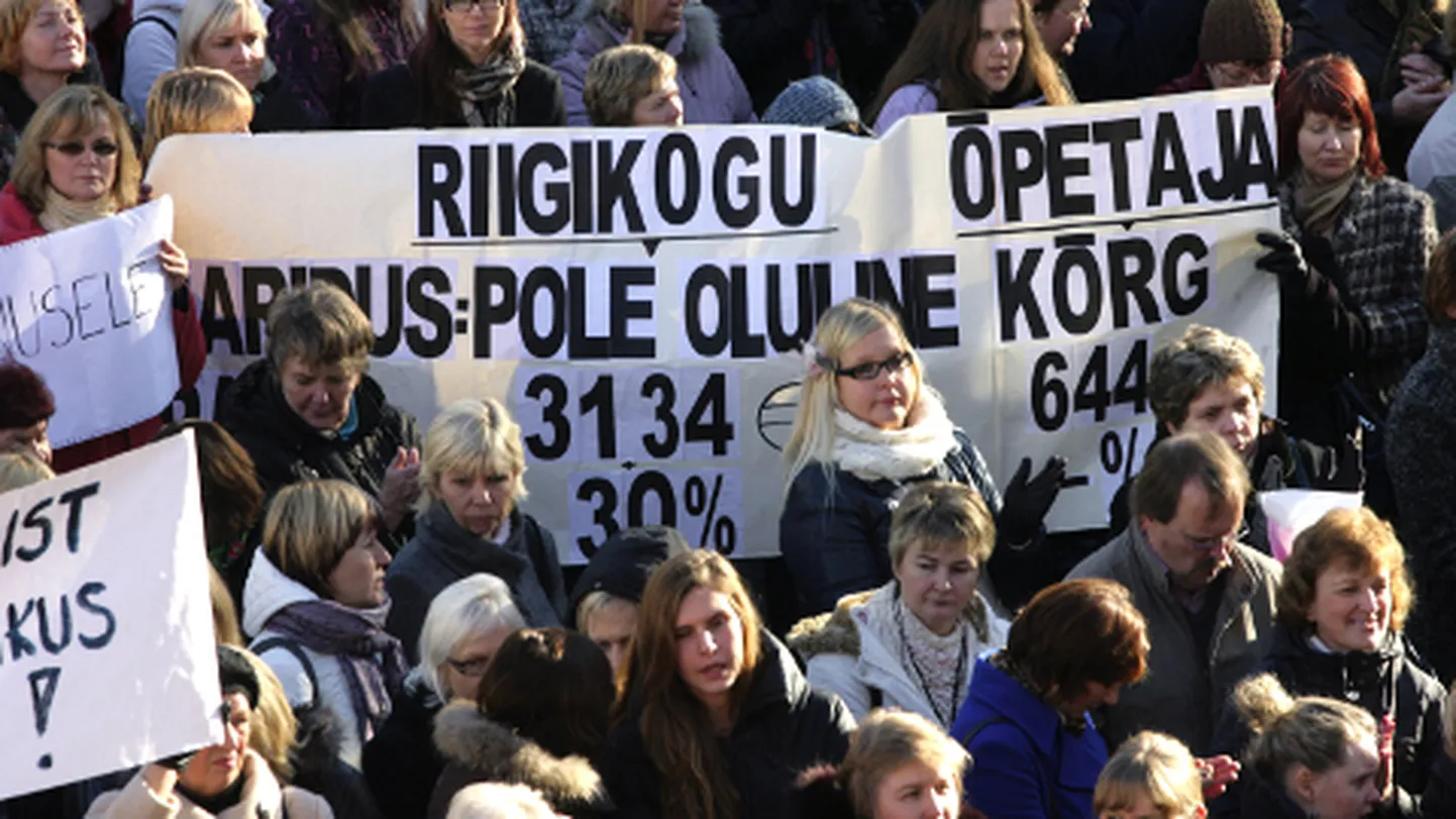 Kui mullu sügisel Toompeal toimunud haridustöötajate meeleavaldusel nõudis palgatõusu üle saja Ida-Viru õpetaja, siis streikijate ridadesse kuulub kordades rohkem pedagooge.