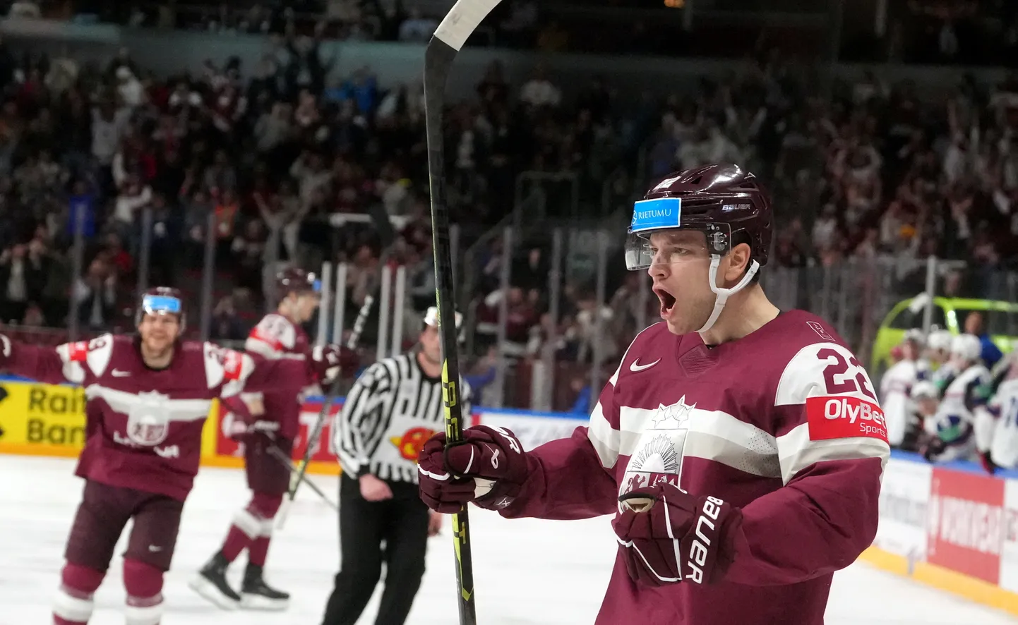 Latvijas hokeja izlases spēlētājs Toms Andersons