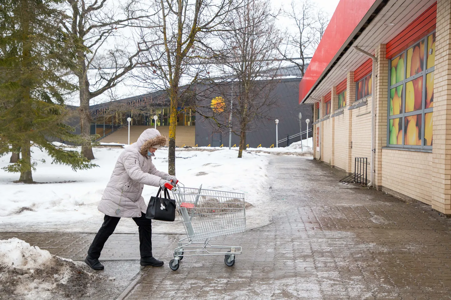 Libedad ilmaolud valitsevad Eestis ka esmaspäeval.