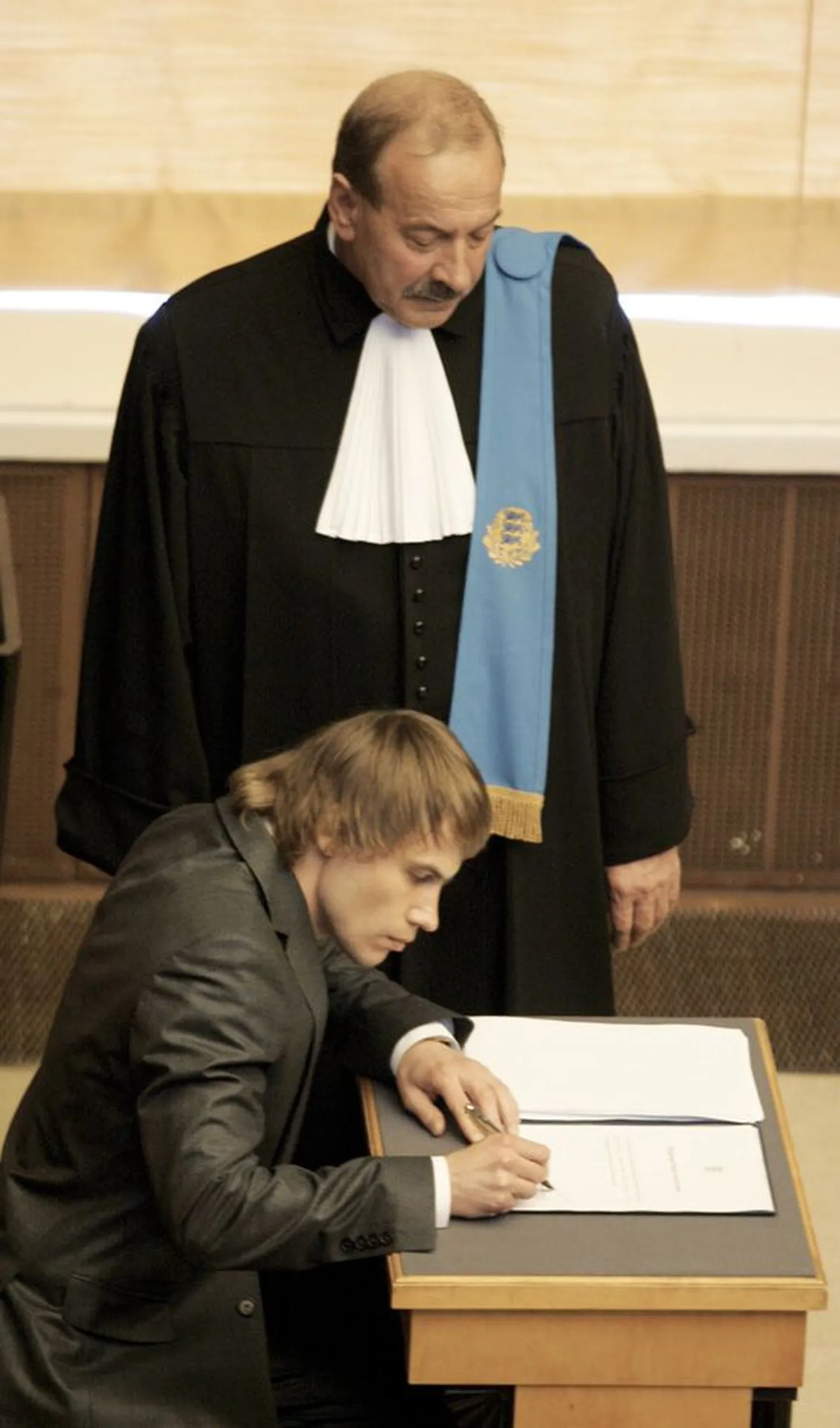 Riigikogu võistkonda kuulub ka Lääne-Virumaa saadik Rannar Vassiljev.