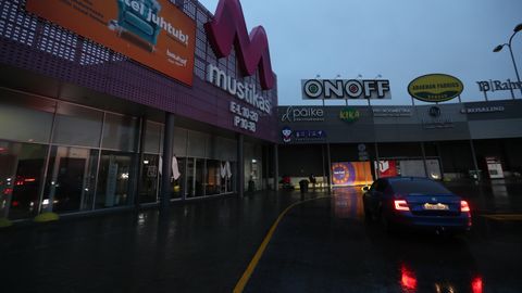 В Таллинне торговый центр погрузился во тьму