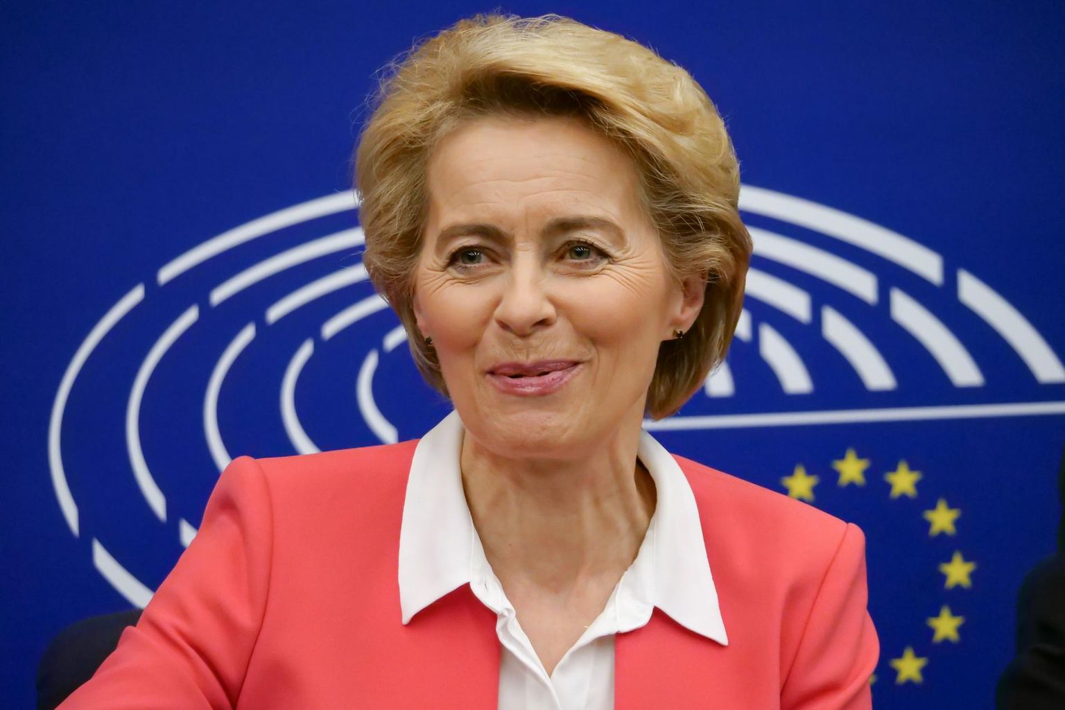 «Meil ei ole hetkegi raisata. Mida kiiremini Euroopa liigub, seda suurem eelis meie kodanikele, konkurentsivõimele ja jõukusele,» teatas Euroopa Komisjoni uus president Ursula von der Leyen eile Euroopa Parlamendi ees. 