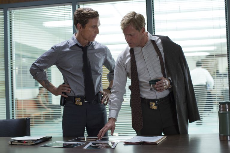 Kaader HBO seriaalist «True Detective». Pildil Matthew McConaughey (vasakul) ja Woody Harrelson