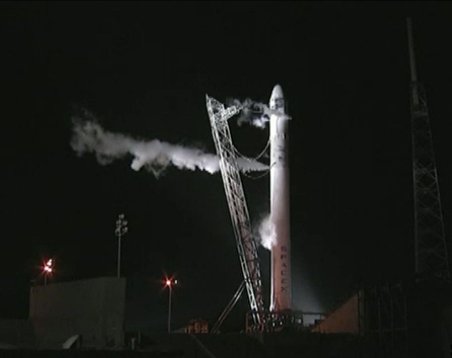 SpaceXi rakett Falcon 9 täna varahommikul Cape Canaverali kosmodroomil.