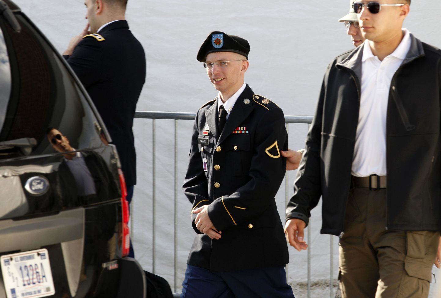 USA reamees Bradley Manning juunis Fort Meade'i kohtumajast lahkudes.