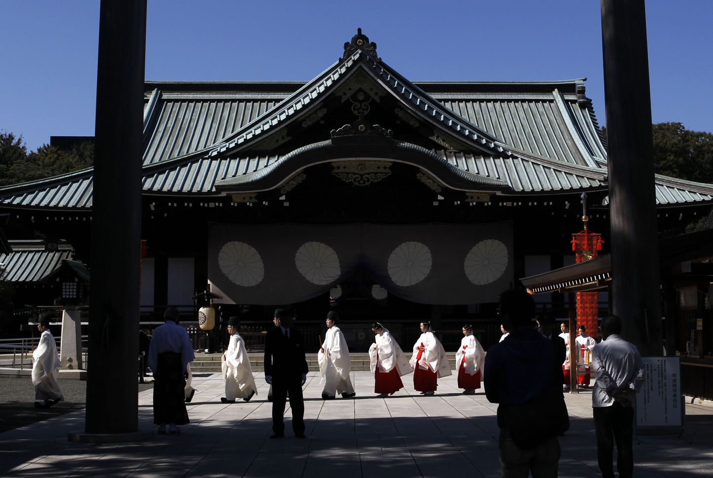 Shinto preestrid Yasukuni templis toimunud riitusel