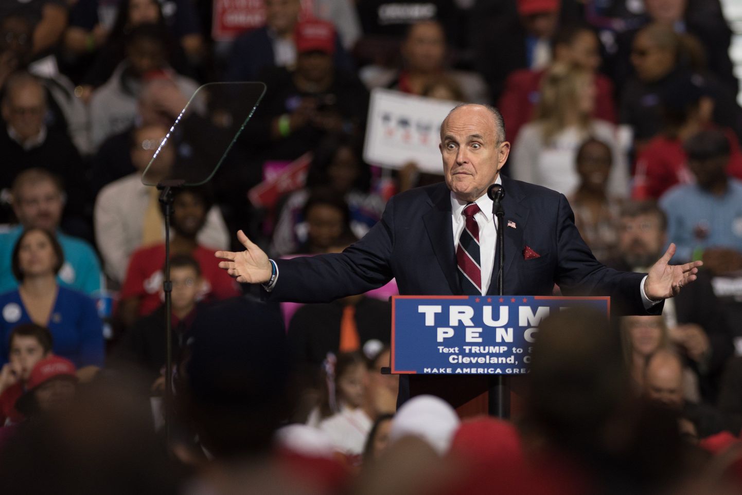 Rudy Giuliani Trumpi valimiskampaaniaüritusel.