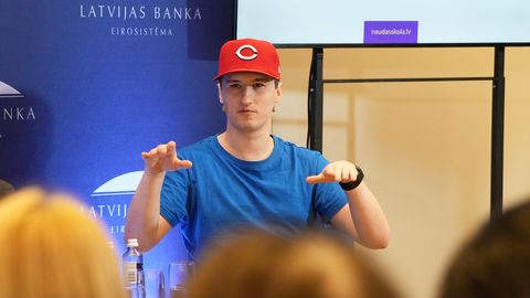Pret Strazdiņu nav sākts atsevišķs kriminālprocess, norāda Valsts policija