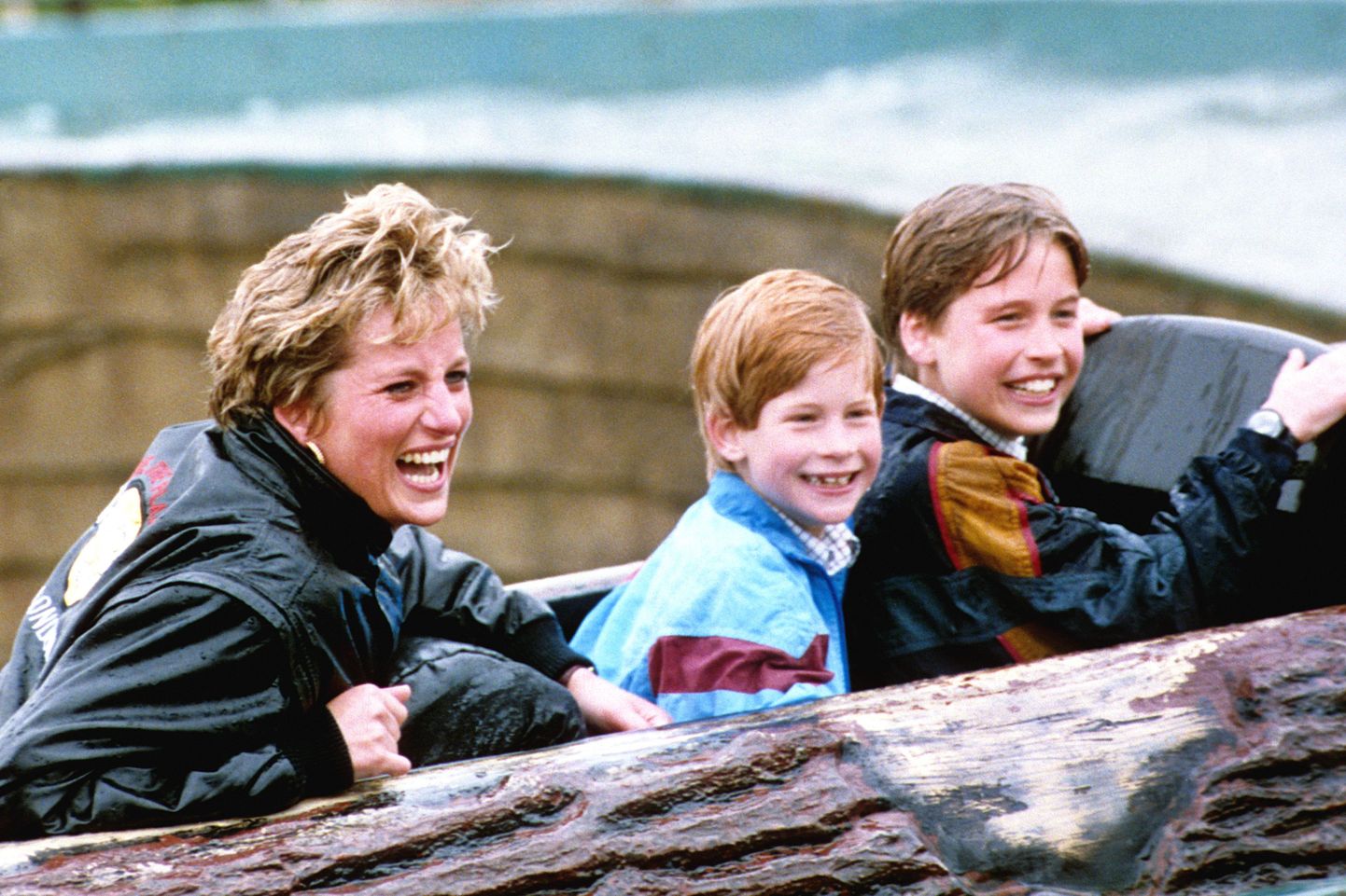 Diana, Princess of Wales, with sons Prince William (r) and Prince Harry during a visit to 'Thorpe Park' amusement park