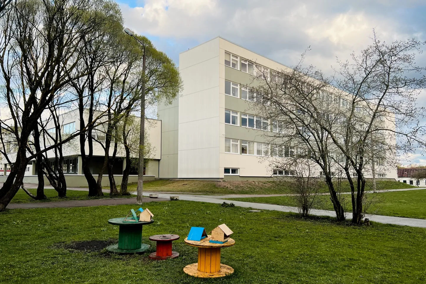 Нарвская Солдинаская школа летом 2024 года закрылась навсегда. На ее месте будет построено новое, современное школьное здание.