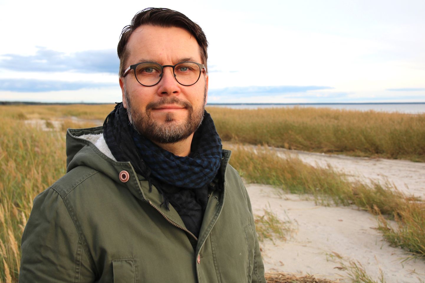 "В книге я попытался показать эстонскую природу с точки зрения финна, что Эстония такая близкая, но все же совсем другая, захватывающая и экзотическая", - говорит независимый журналист и гид по природе Микко Вирта.