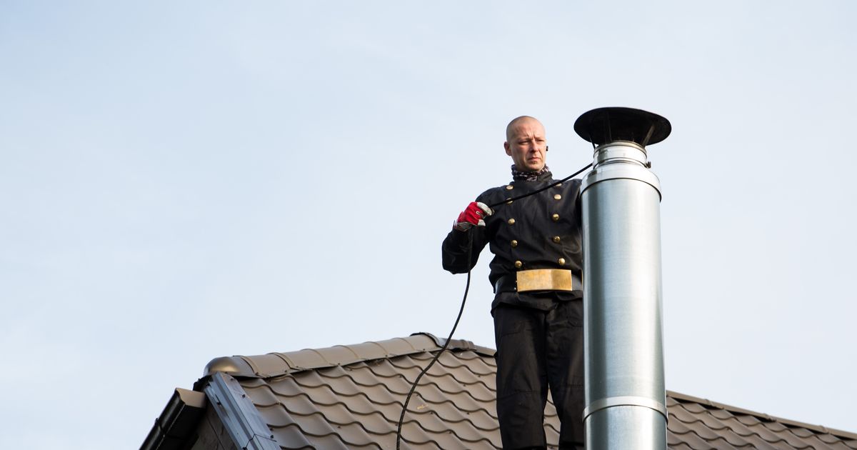 Обслуживание технологических лючков на трубах дымохода. Проверка вентиляционных каналов. Проверка газоходов. Проверка газоходов. Внутридомовое газовое оборудование.