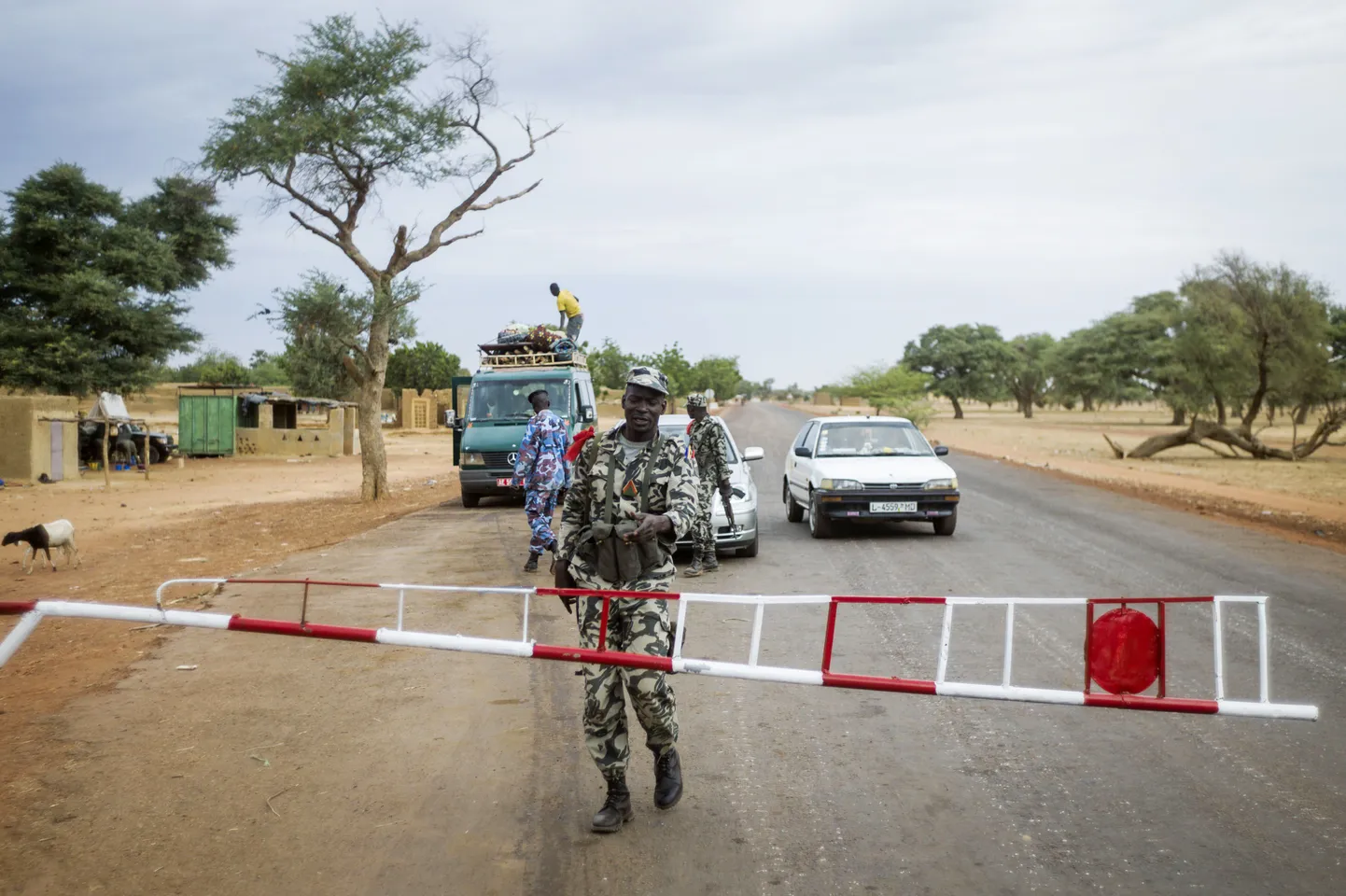 Mali armee kontrollpunkt Sevare' lähistel.