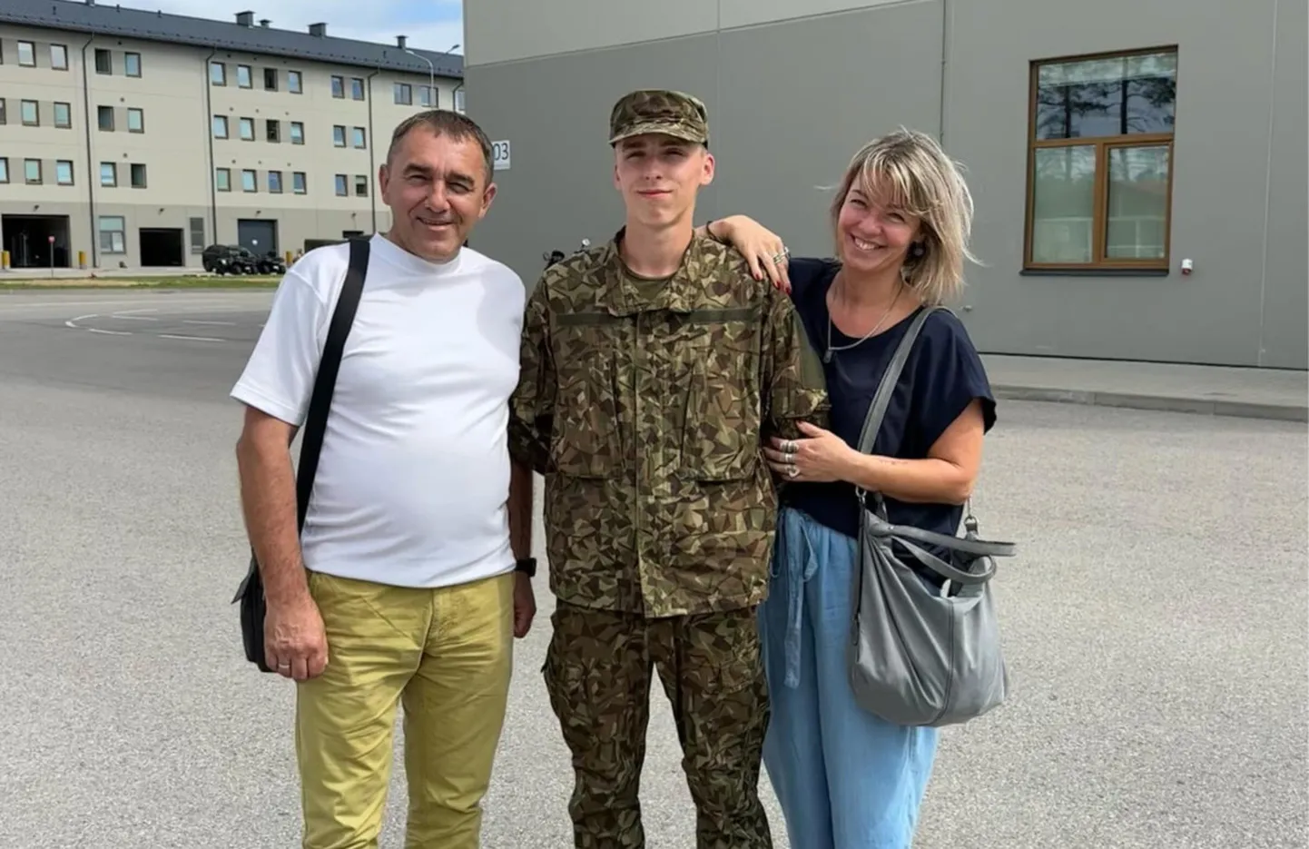 Семья Шидловских - Виталий, Арманд и Инга. Летом 2024 года Арманд добровольно пошёл на Службу государственной обороны Латвии