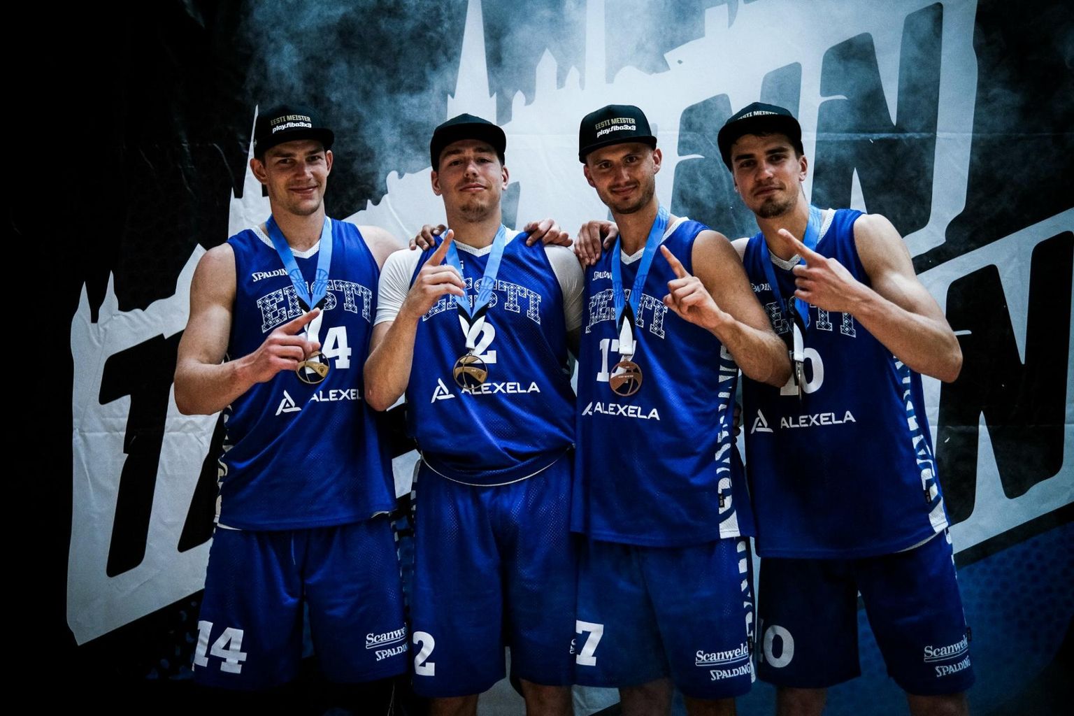 Eesti U23 meeskond koosseisus Mihkel Kirves (vasakult), Aleksander Oliver Hint, Hendrik Eelmäe ja Robin Kivi tuli Maarjamaa meistriks 3x3 korvpallis.