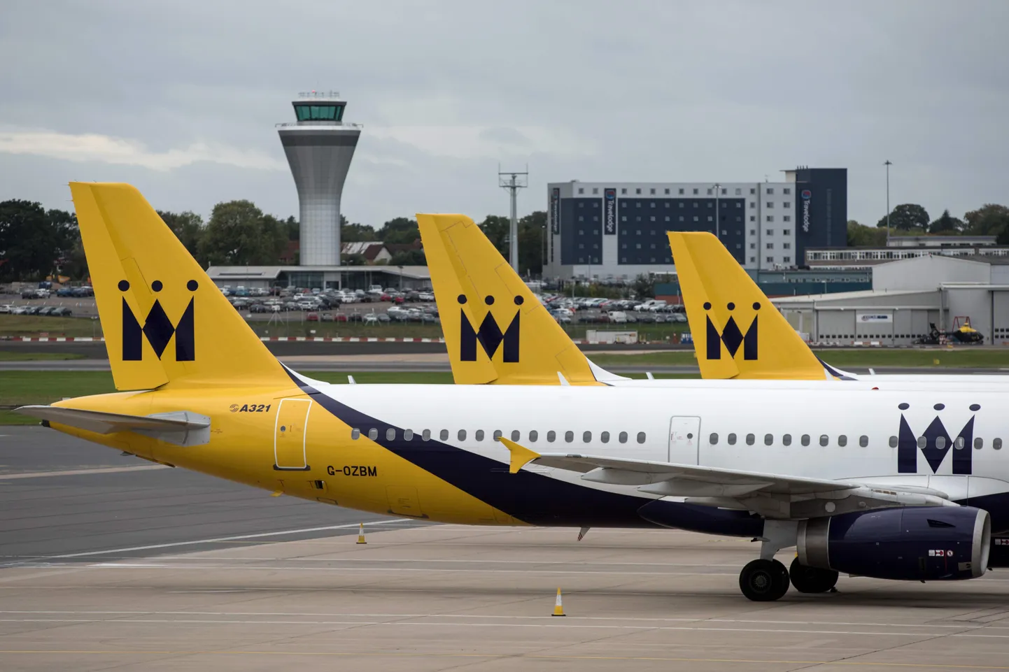 Monarch Airlinesi lennukid Mancehsteri lennujaamas.