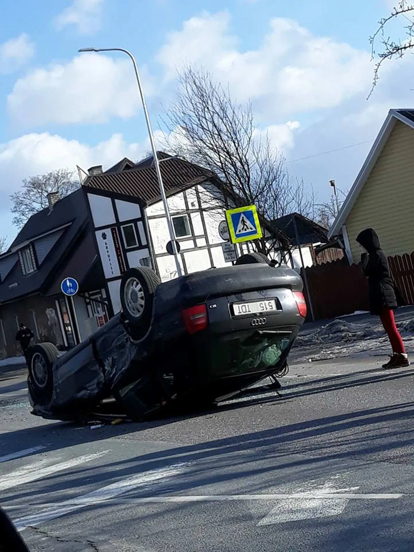 Avarii Vana-Pärnus Haapsalu maanteel.