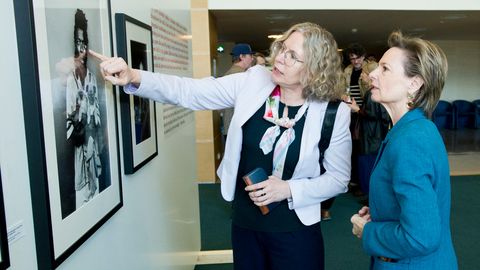 UHKE ⟩ Rumeenia printsess Sofia osales Eesti fotokunstniku näituse avamisel Bukarestis