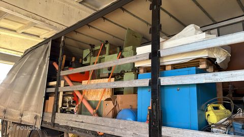 FOTO ⟩ Zemgalē atrod lielu daudzumu nelegālo cigarešu, ražošanas iekārtas un transportu pārvadāšanai