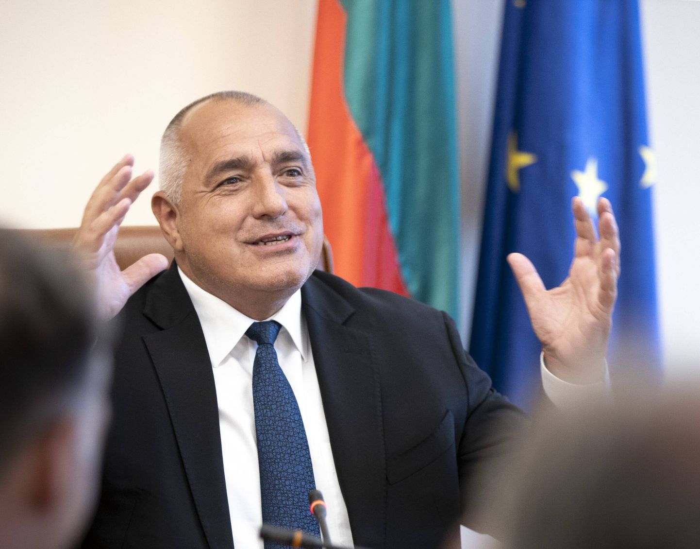 Bulgaaria peaminister Bojko Borisov tõrjub üleskutseid tagasi astuda ning süüdistab opositsiooni riigi lõhkumises.
