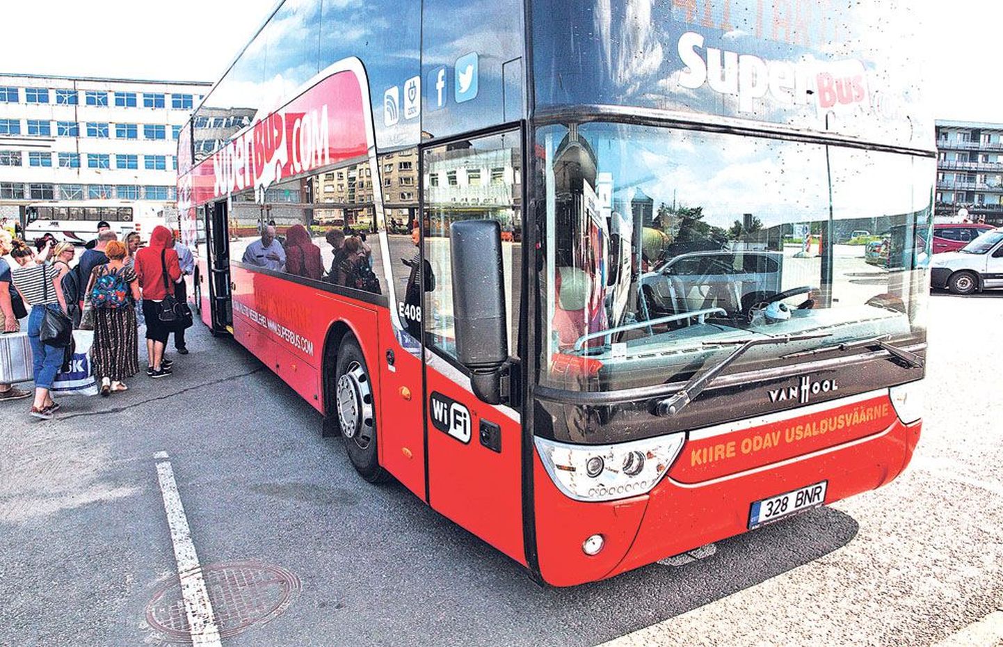 Автобус фирмы Superbus.
