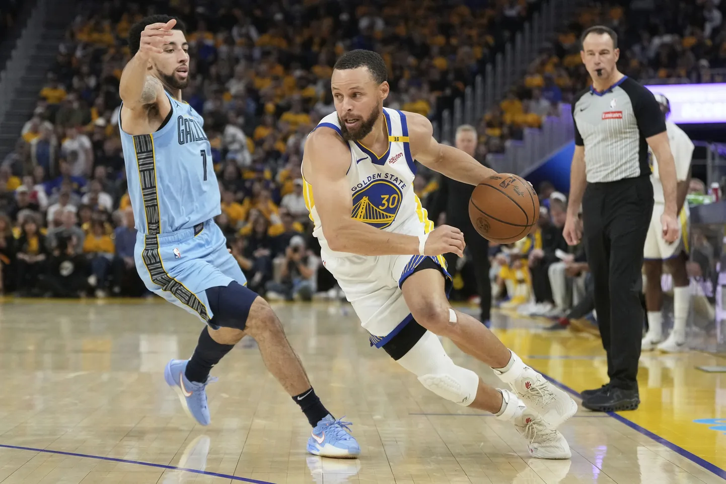 NBA zvaigzne Stefans Karijs