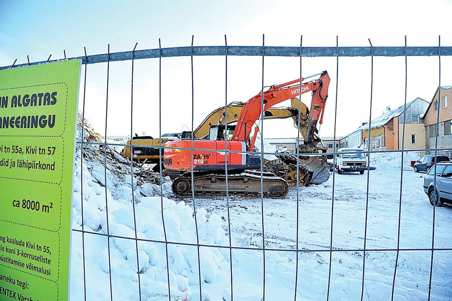 Kopad lammutasid läinud nädalal Kivi tänaval ärihoone ja kaks ladu. Tulevikus võivad sinna kerkida kortermajad.