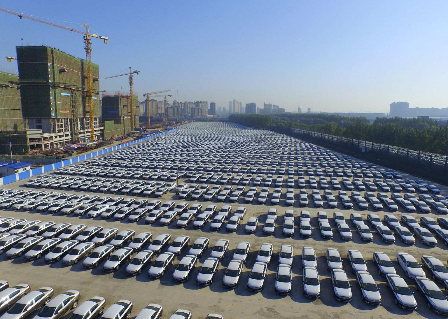 Volkswageni uued autod Changchunis, Jilin provintsis Hiinas.