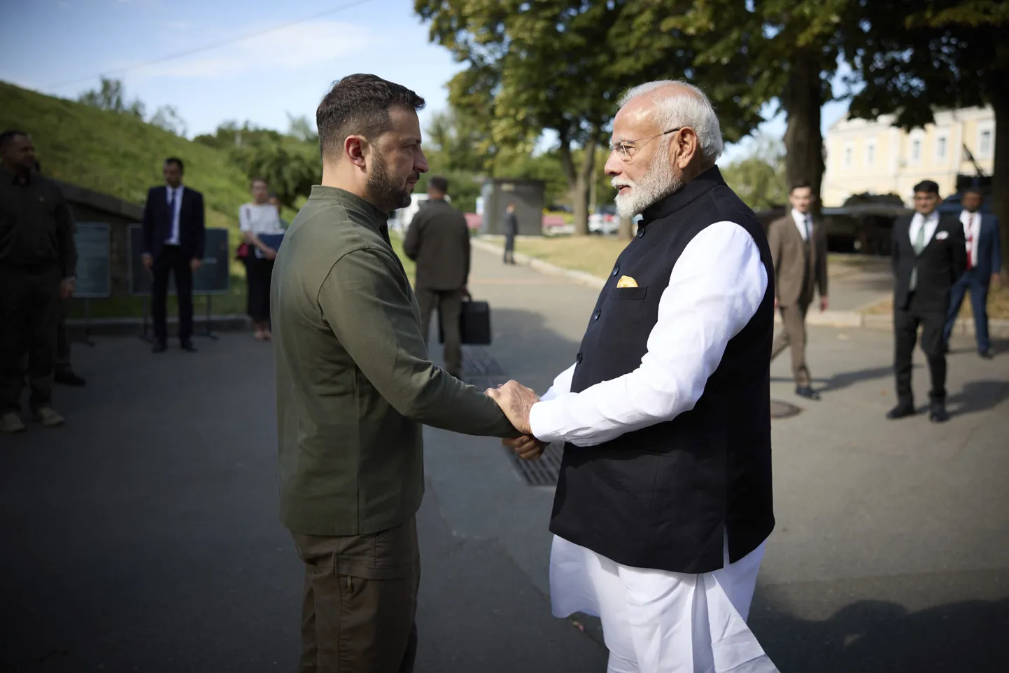 Ukraina president Volodõmõr Zelenskõi ja India peaminister Narendra Modi.