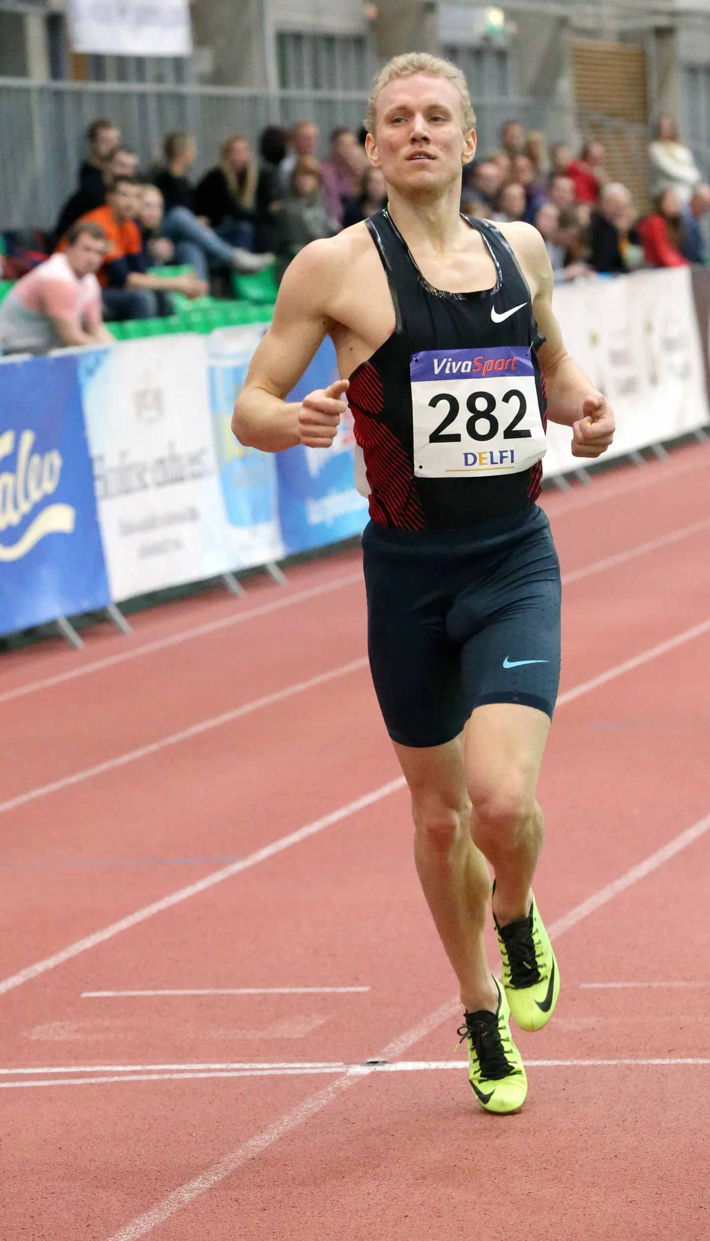 Täna tehti Tartu Ülikooli spordihoones algust talviste Eesti meistrivõistlustega kergejõustikus. Avapäeval olid teiste seas stardis ka Sopoti sise-MMiks valmistuvad Marek Niit ja Anna Iljuštšenko. Meeste teivashüppes võidutses Veiko Kriisk.