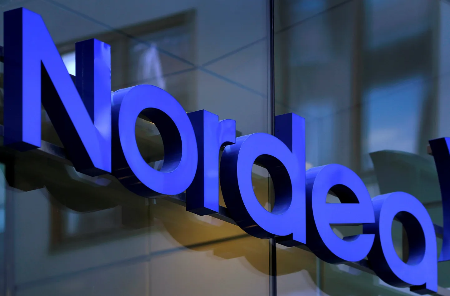 Nordea panga logo Stockholmis peakontori küljes.