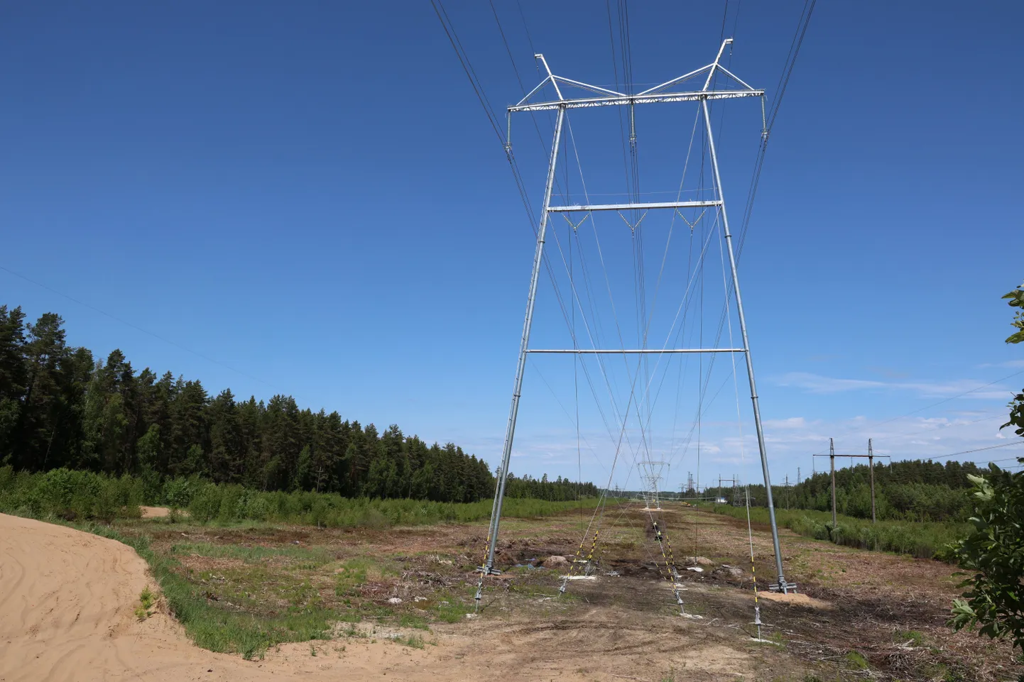 Eleringi elektriliini rekonstrueerimine. Pilt on illustratiivne.
