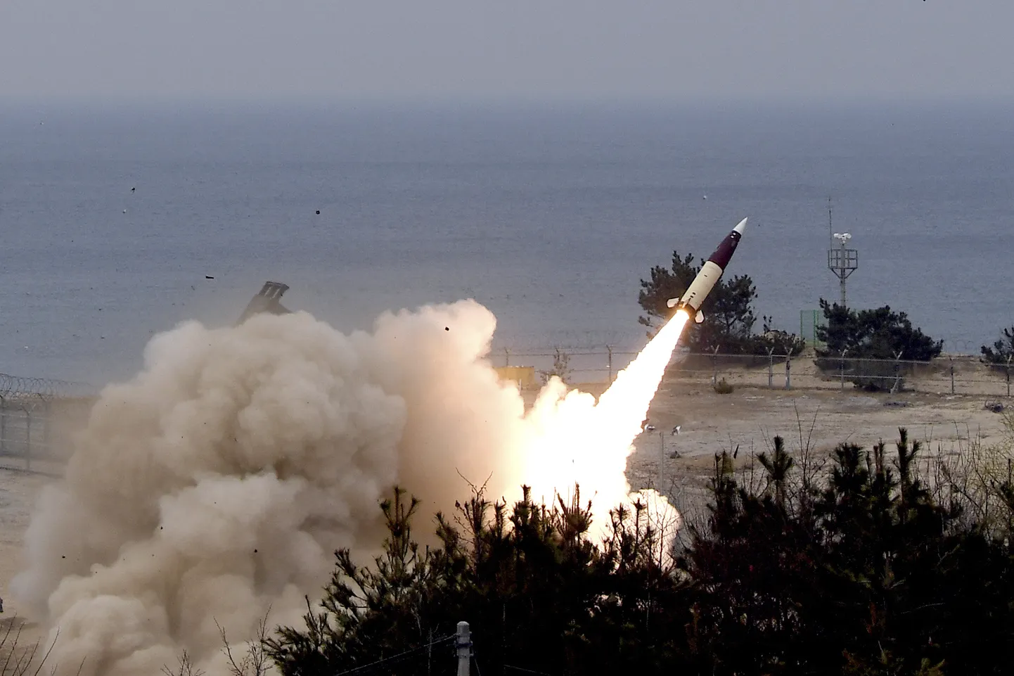 Lõuna-Korea armee tulistab mullu õppusel välja ATACMSi raketi. Väidetavalt kaalub Ukraina rakettide hankimist teistelt riikidelt peale USA.