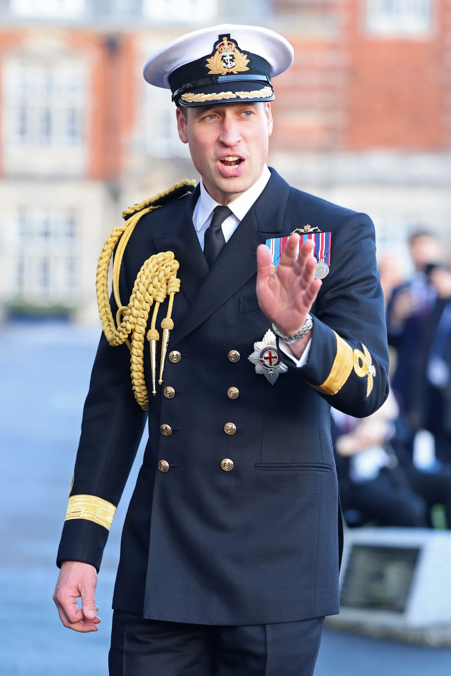 Prints William.