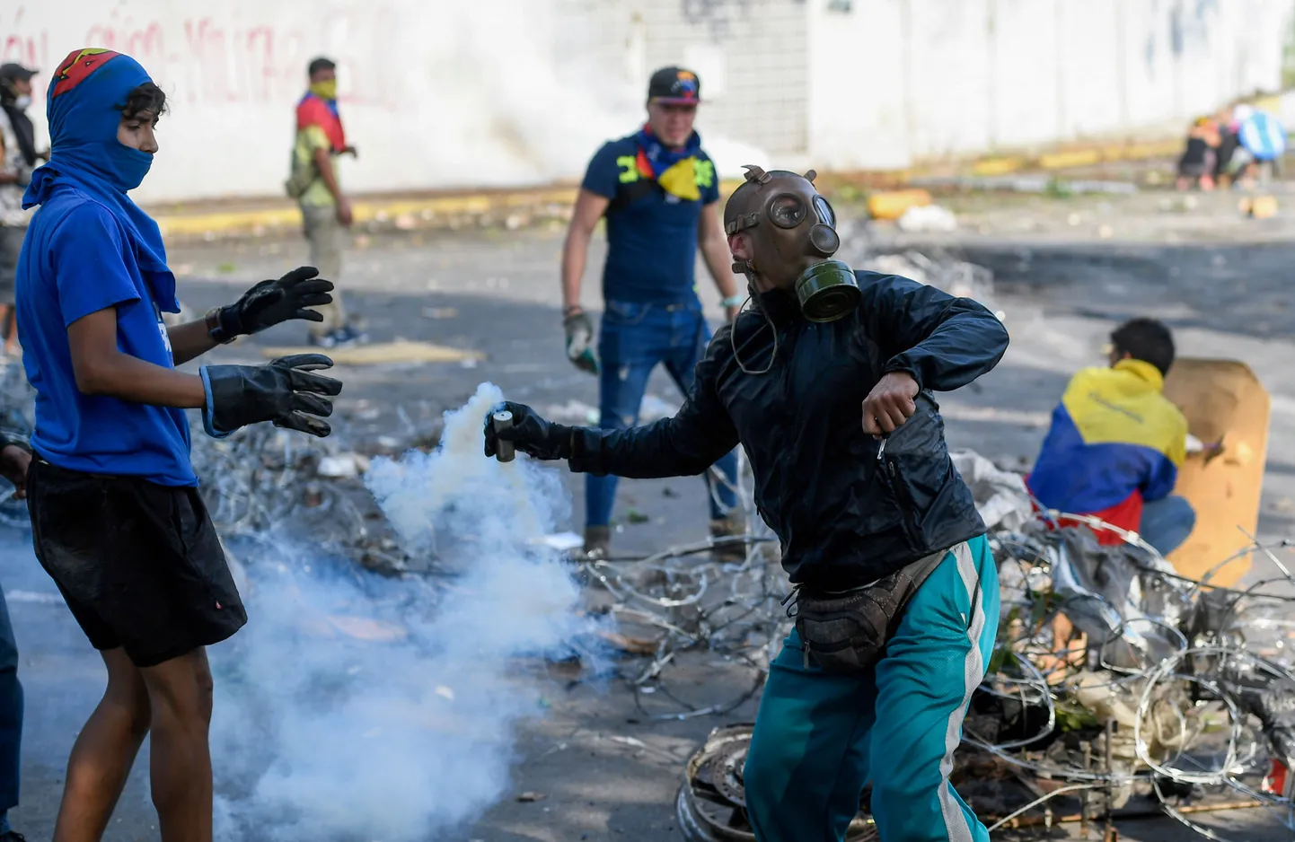 Valitsusvastased meeleavaldajad Venezuela pealinna Caracase tänavatel.