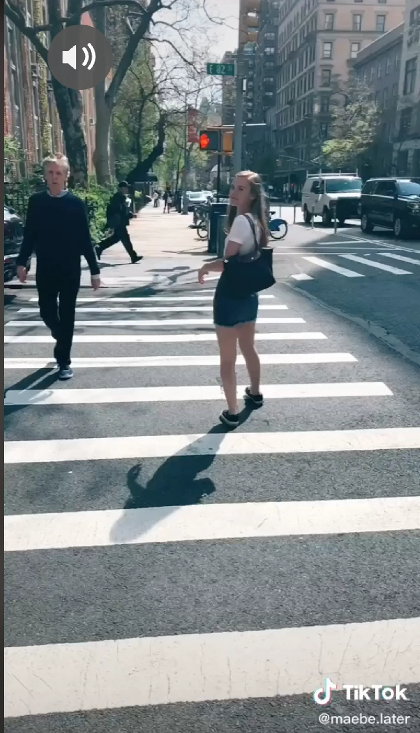 Noor naine avastas reisipilte vaadates, et on kogemata pildile püüdnud Sir Paul McCartney.