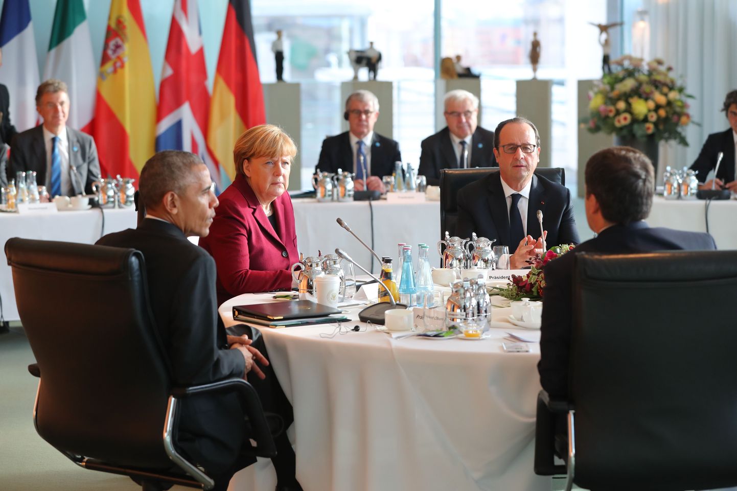 В берлинской встрече приняли участие Меркель, Обама, Олланд, Мэй, Ренци и Рахой.