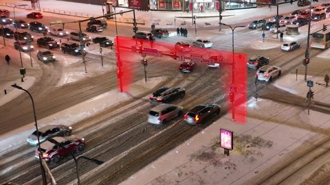 ВИДЕО ⟩ Жесткие нарушения в центре Таллинна: в час-пик на красный свет могут проехать несколько водителей разом