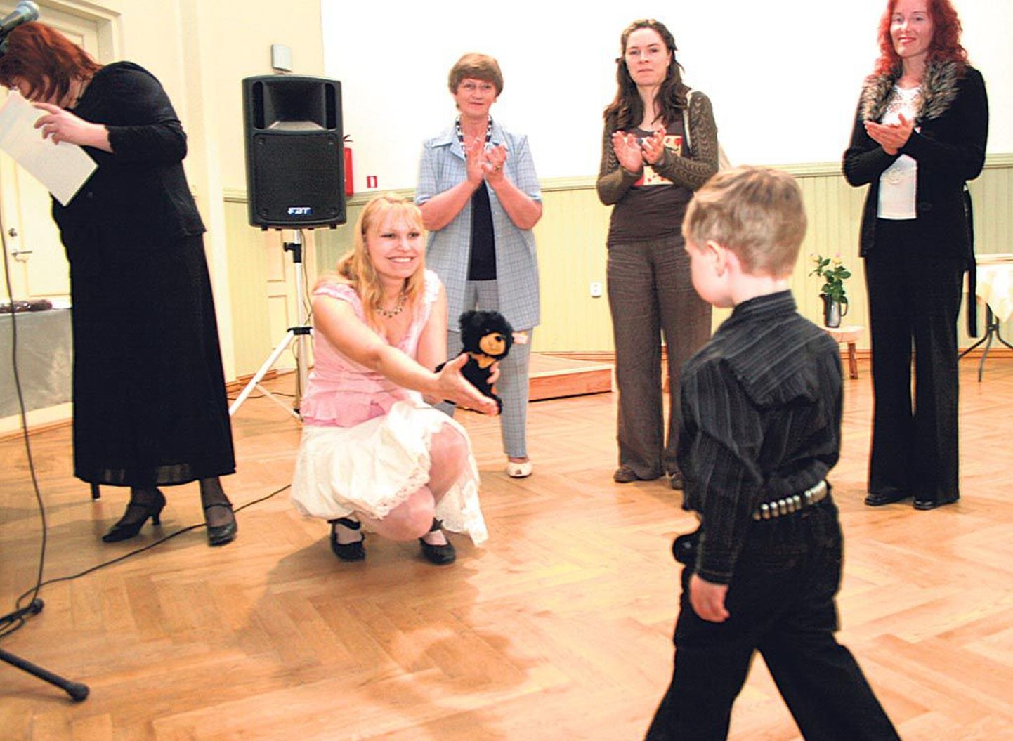 Raeküla Vanakooli keskus korraldab neljandat korda lasteaialaste lauluvõistluse “Lauluaias”.