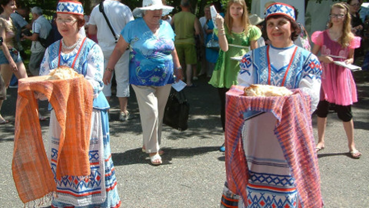 Varasematel aastatel Jõhvi pargis toimunud folklooripidu plaanitakse tänavu pidada kesklinnas.