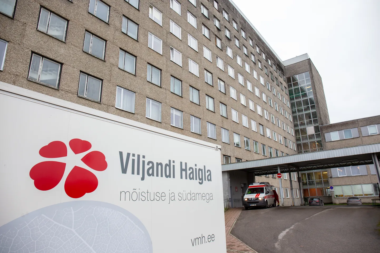 Viljandi haigla peahoone.