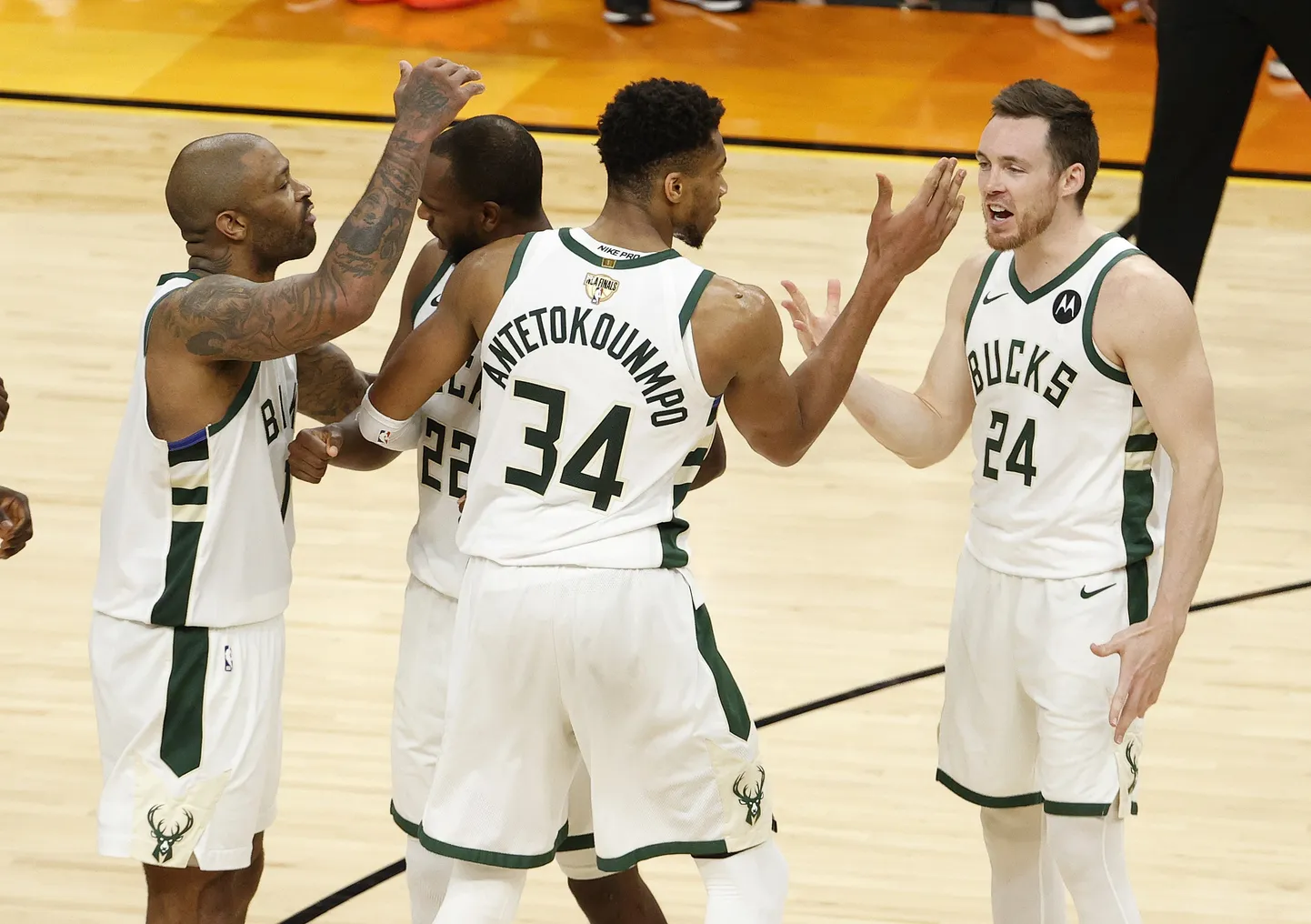 Milwaukee Bucksi korvpallurid.