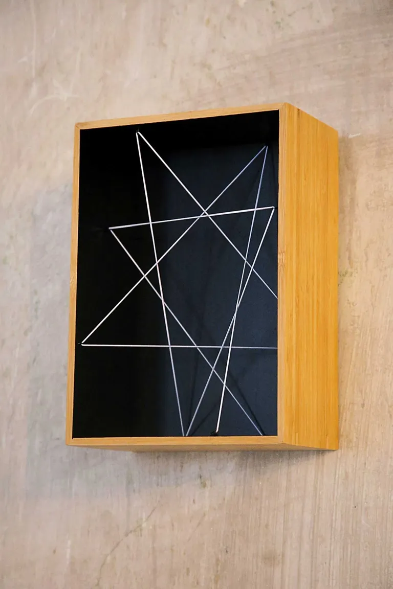 Krišs Salmanis "Ideāli tāli". Sākumcena - 85 eiro. 23x16,5cm. Objekts 2020