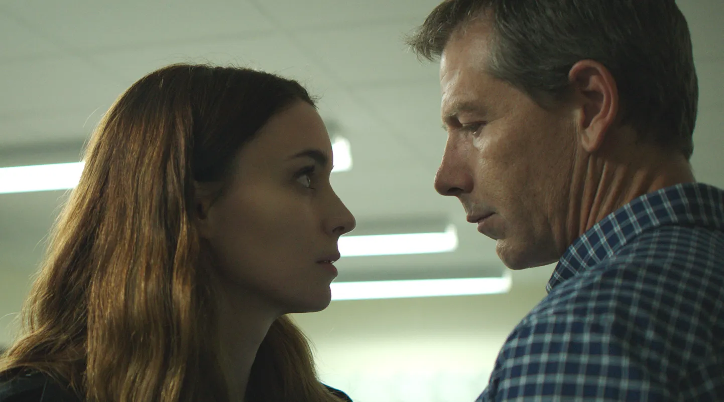 Rooney Mara ja Ben Mendelsohn loovad Benedict Andrewsi filmis «Una» erakordselt ebamugava õhkkonna, mis mõnegi vaataja saalist põgenema pani.