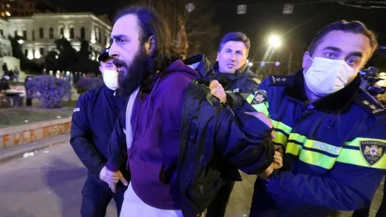 8 марта продолжились задержания участников протестов