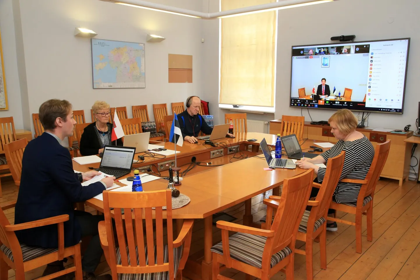 Tartu linnavolikogu e-istung. Pildil linnavolikogu esimees Lemmit Kaplinski.