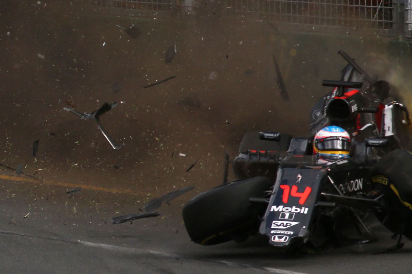 Fernando Alonso avarii Austraalia vormel-1 etapil.